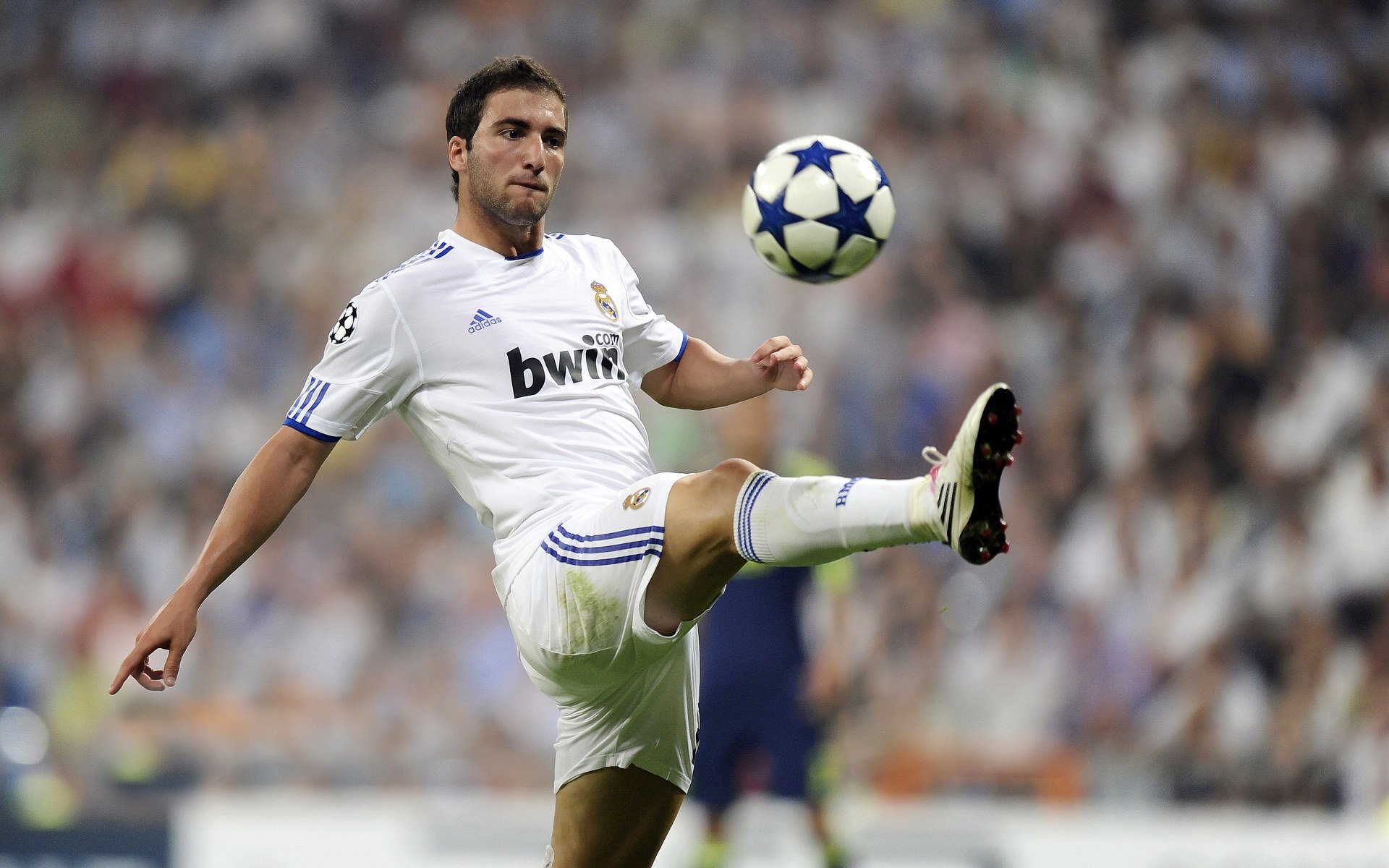 kaiyun中国官方网站-中超联赛国足惨败 技术复盘指出不足，国足打中超方案详情